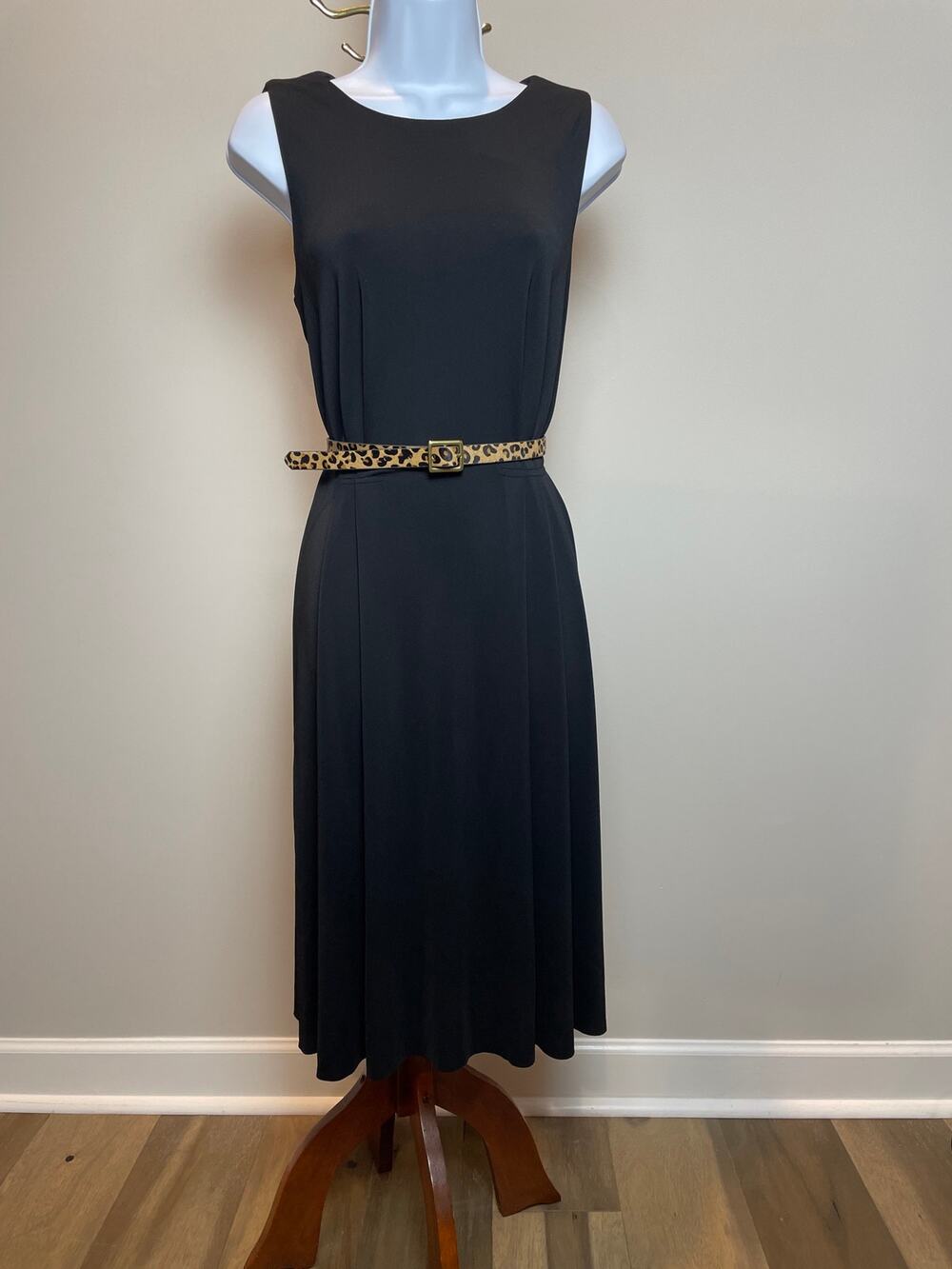 Carmen Dress Size 6 Black Sleeveless Round Neck Midi Shift Pullover Stretch